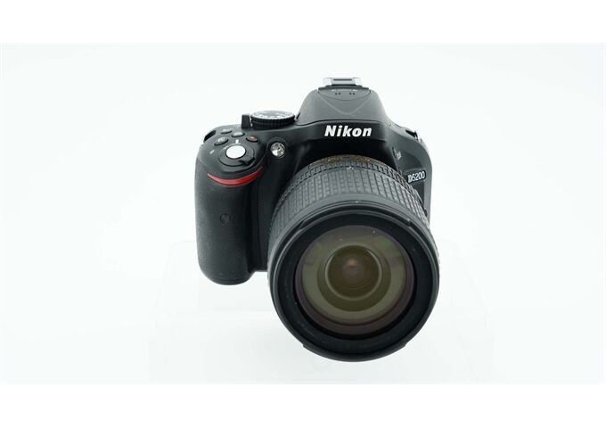 Occasion Nikon D5200 + 18-105mm F3.5-5.6 G ED DX (Nr. 4983)