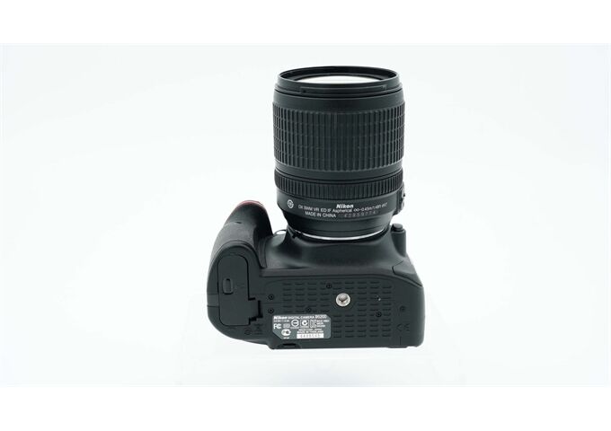 Occasion Nikon D5200 + 18-105mm F3.5-5.6 G ED DX (Nr. 4983)