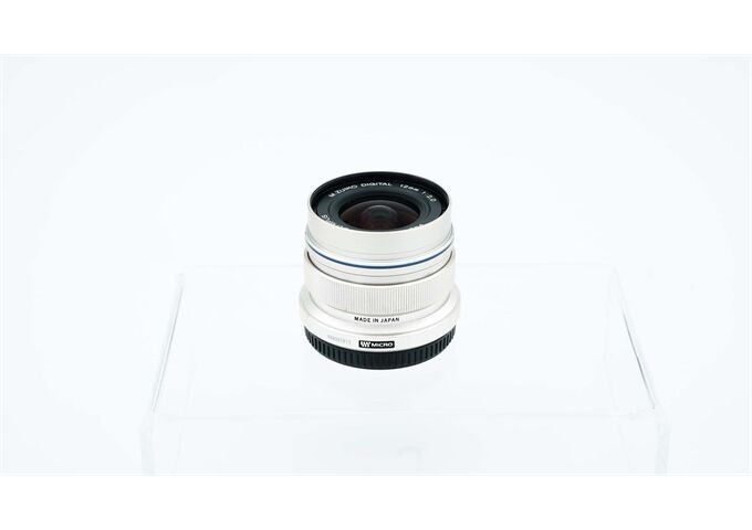 Occasion Olympus M. Zuiko 12mm F2.0 Micro (Nr. 5166))