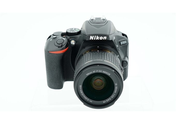 Occasion Nikon D5600 + 18-55mm F3.5-5.6 G DX VR (Nr. 5180)