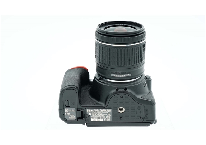 Occasion Nikon D5600 + 18-55mm F3.5-5.6 G DX VR (Nr. 5180)