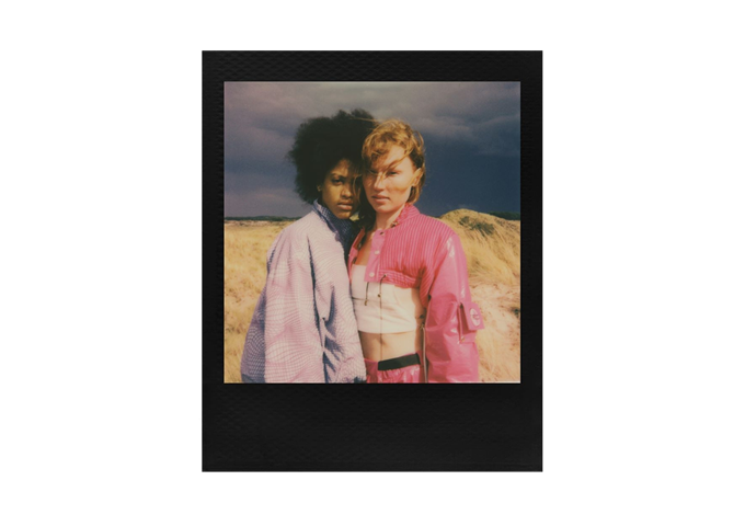 Polaroid Color Film Go - Black Frame Edition (16 Photos)