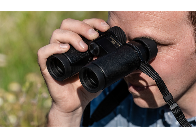 Nikon Monarch HG 8x42