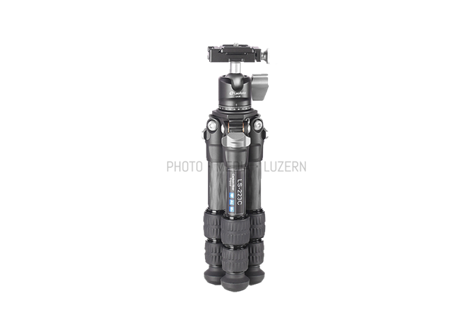 Leofoto LS-223C mit 25mm Kugelk. Ranger Carbon Kleinstativ