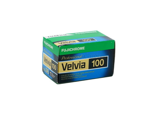 FUJIFILM VELVIA 100 135mm