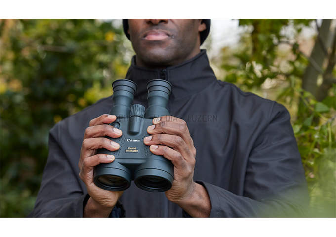 Canon 15x50 IS AW