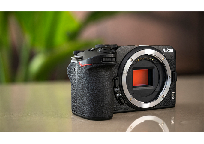 Nikon Z 30 Kit + 12-28mm F3.5-5.6 PZ
