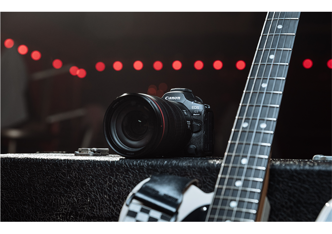 Canon EOS R5 Mark II + 24-105mm F4 L IS USM