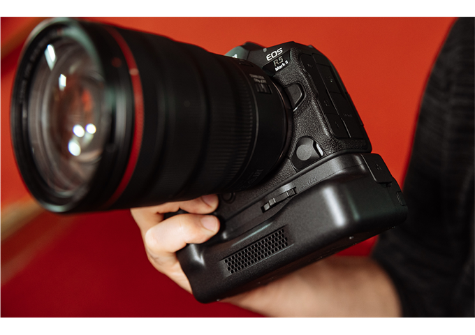 Canon EOS R5 Mark II + 24-105mm F4 L IS USM