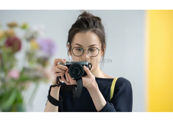 Sony SEL-40 F2.5 G