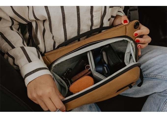 Peak design Everyday Sling 3L v2